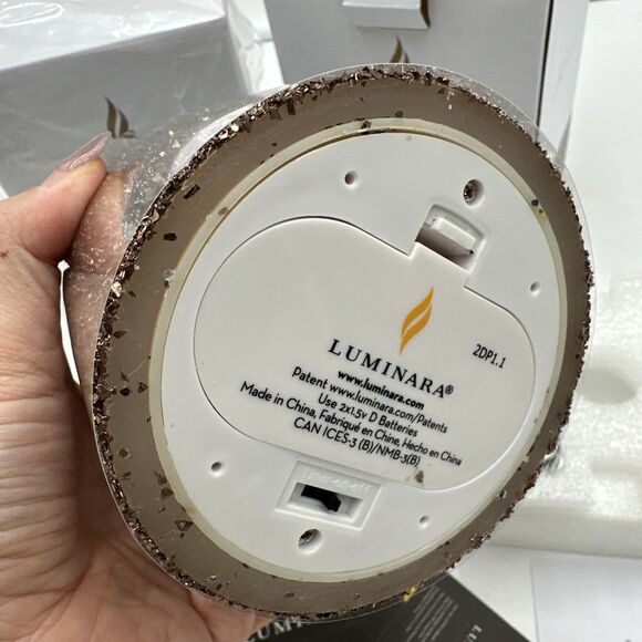 2 Luminara Real-Flame Effect Candles - 5" Gold Glitter & 5" Gold Glitter  NIB - Picture 3 of 4